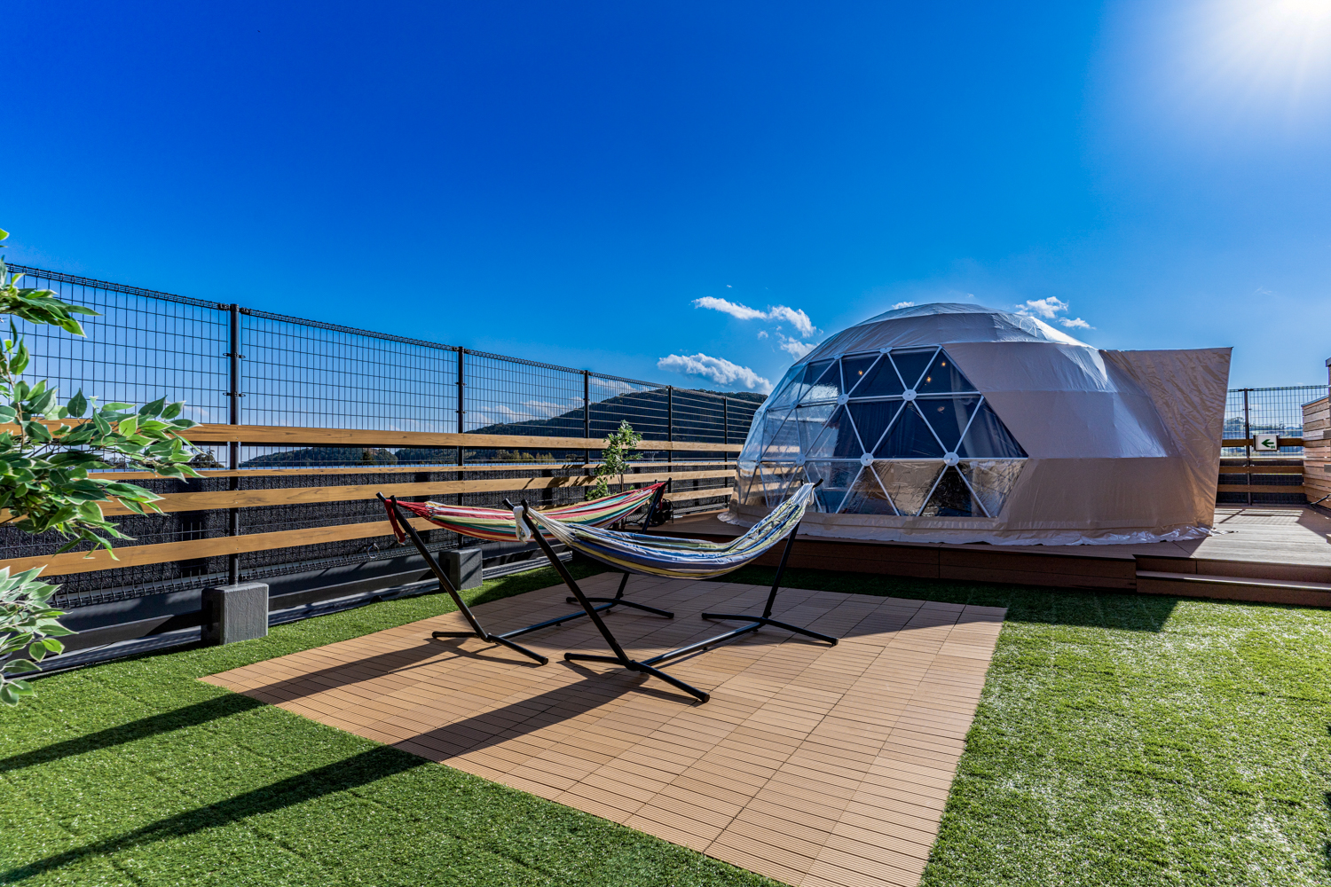 【2023年1月グランドオープン】～四国初！美しいサンセットや夜景を眺める屋上でのルーフトップグランピング～【ルーフトップ・グランピング高知】 |  日本最大級のホテル旅館情報サイト HOTELIER | ホテル旅館サービス・商品比較