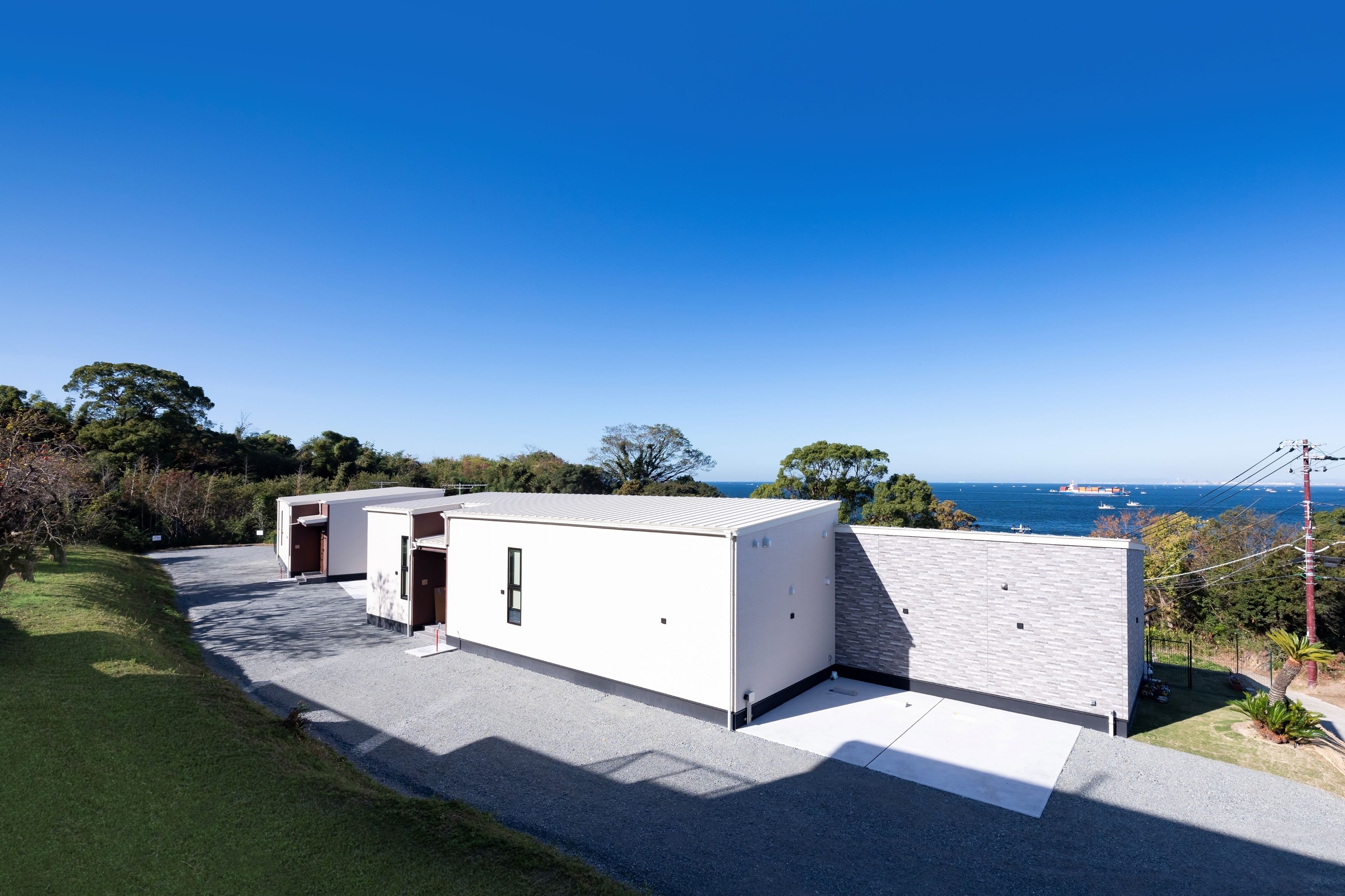 淡路島に愛犬と過ごせる関西最大級のプライベートドッグラン付き一棟貸し隠れ家ヴィラ「Sunset Dog Village 淡路島」を12月4日よりオープン！  | 日本最大級のホテル旅館情報サイト HOTELIER | ホテル旅館サービス・商品比較