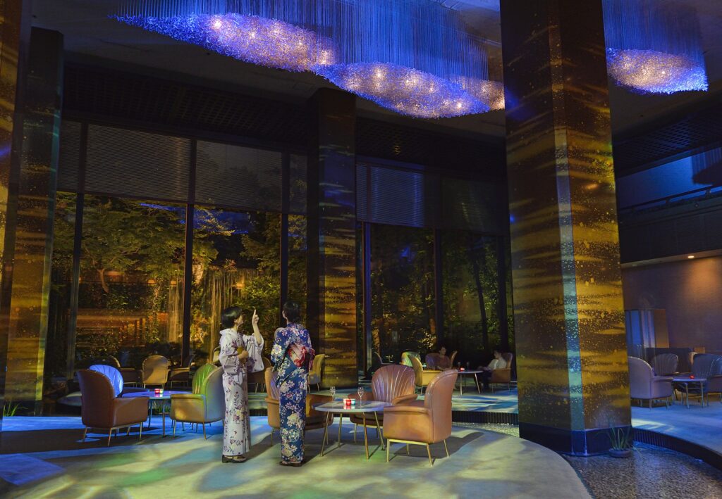 【リーガロイヤルホテル（大阪）】幻想的な光と生演奏の演出で、身も心も包まれる夏夜「納涼 天の川ラウンジ」