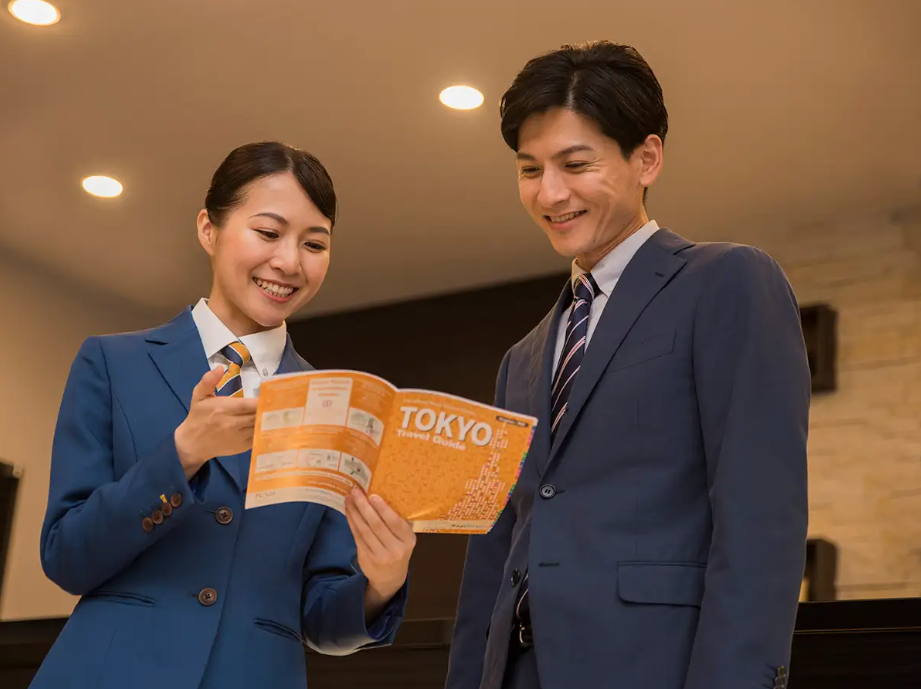 【年間13万件超の問い合わせ、70％を即時回答へ】コンフォートブランド99ホテルにAIエージェントを2026年4月より導入、“即時回答”体制へ